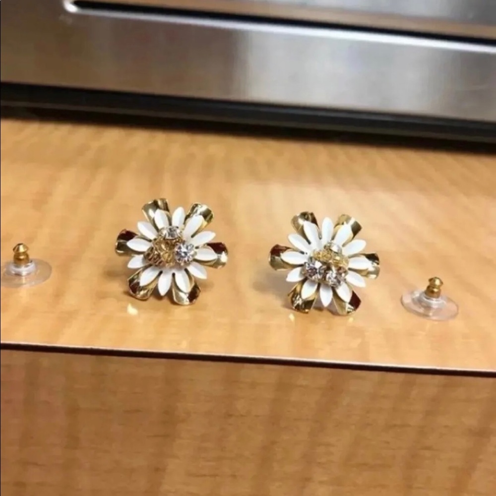 $78 New Kate Spade Vibrant Life White Multi Stud Earring